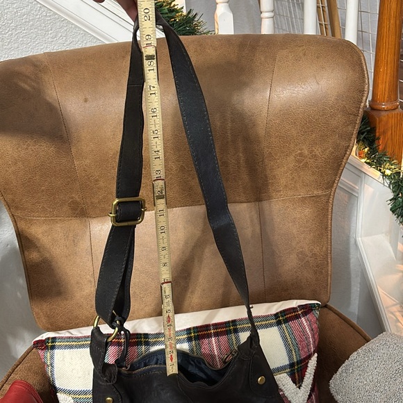 Fossil Long Live Vintage 90s black leather shoulder bag with signature hang tags - Picture 8 of 9